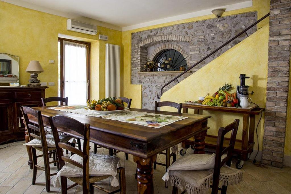 B&B Borsi Monzambano Bagian luar foto